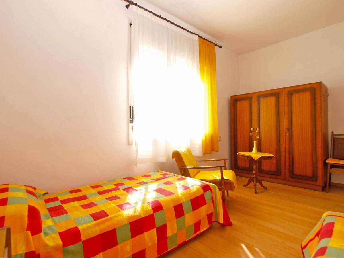 Apartments Mirela 1554 Pula Exterior photo