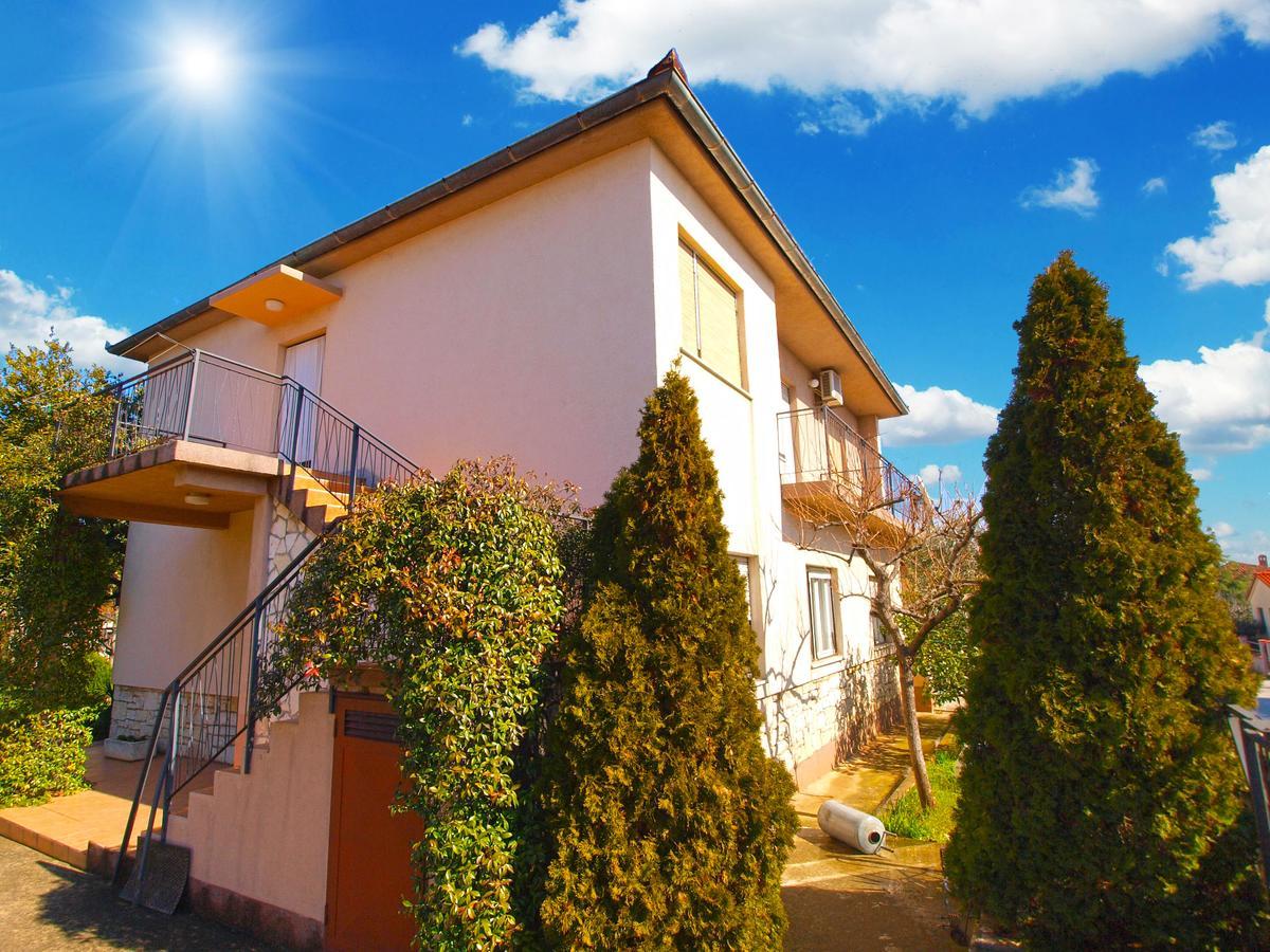 Apartments Mirela 1554 Pula Exterior photo