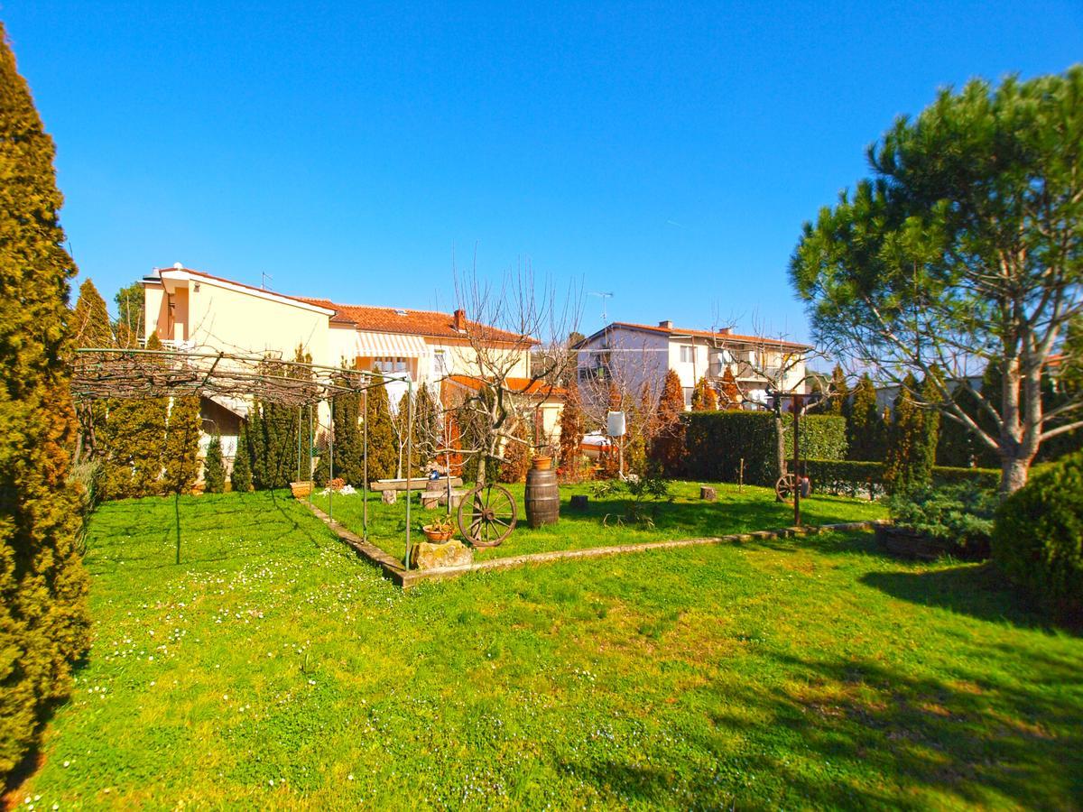 Apartments Mirela 1554 Pula Exterior photo