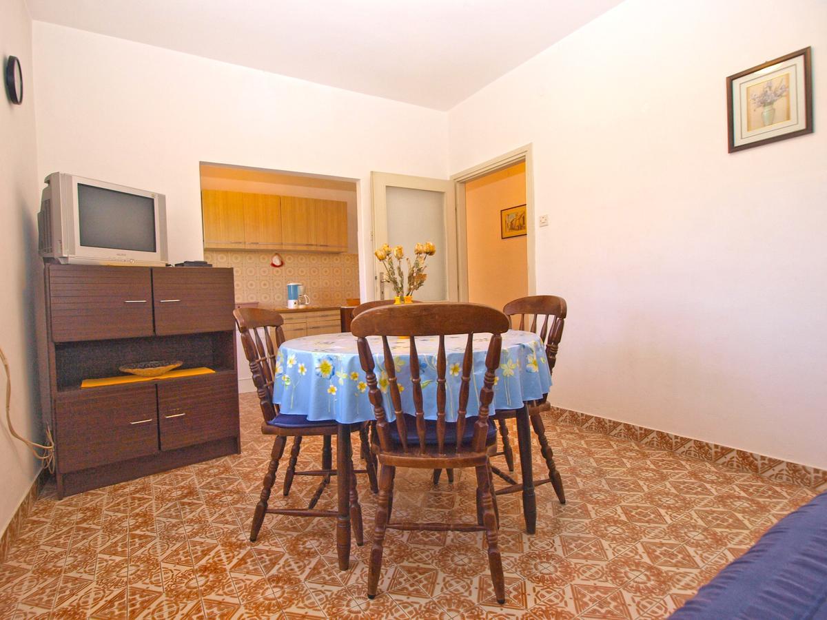 Apartments Mirela 1554 Pula Exterior photo