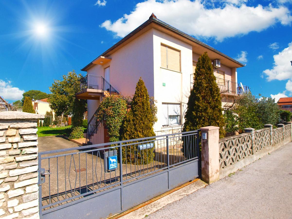 Apartments Mirela 1554 Pula Exterior photo
